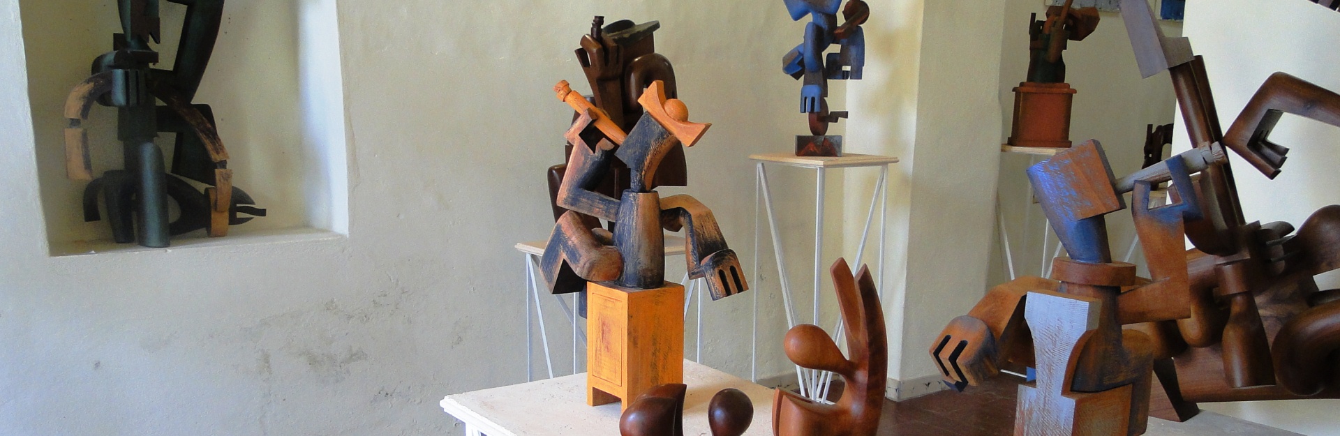 Galería de esculturas en madera, Camagüey, Cuba